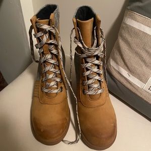 Sorel Joan of Arctic wedge boot - 8.5 - like new